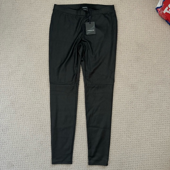Trouvé from Nordstrom Black Faux Leather Leggings size Medium - Picture 5 of 9